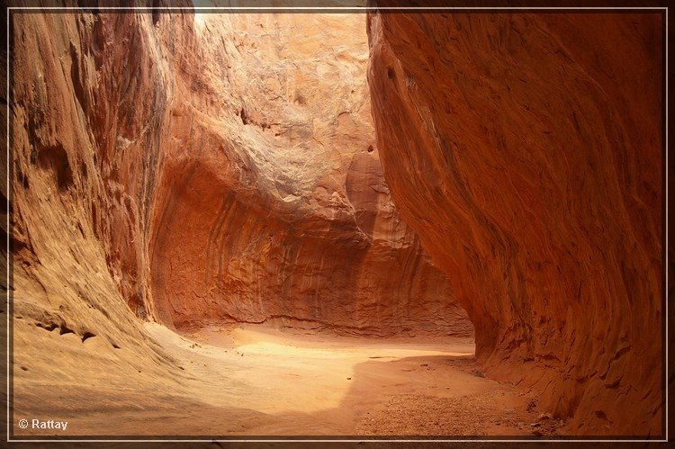 Leprechaun Slot Canyon, South of Hanksville, Utah by rattays.de