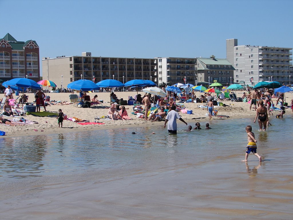 Plaza w Ocean City, Maryland by lanhamlaw