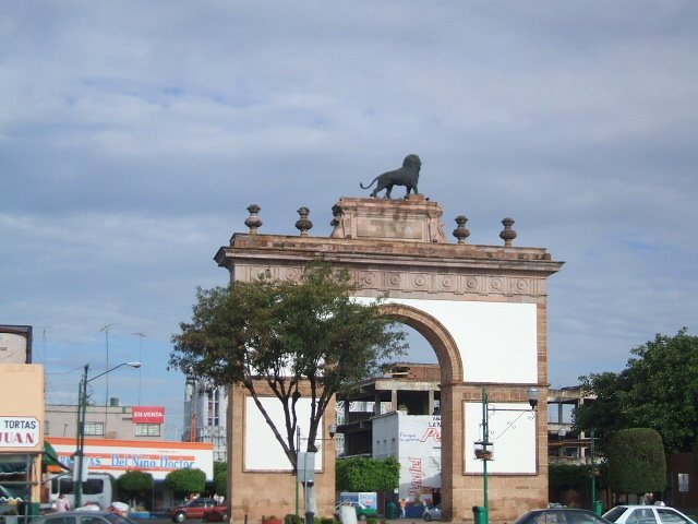 Arco de la calzada by enrique chagolla