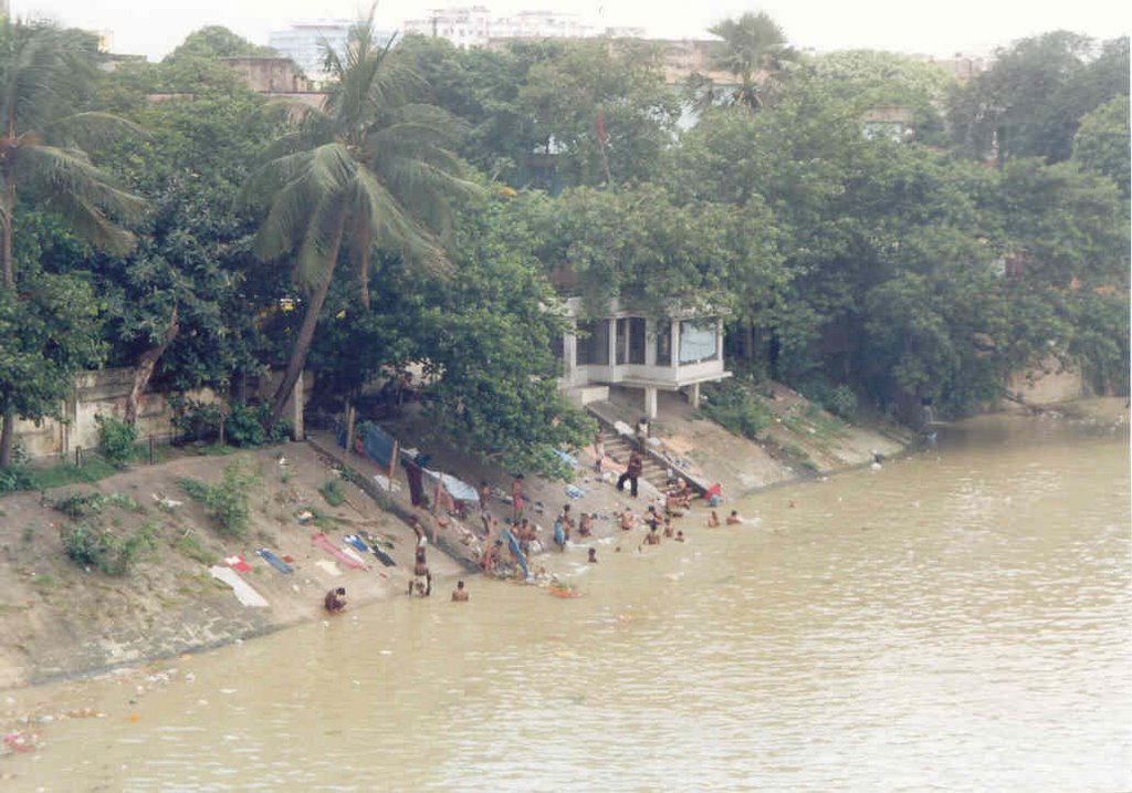 Hoogly river in Kolkata by davidkalsong