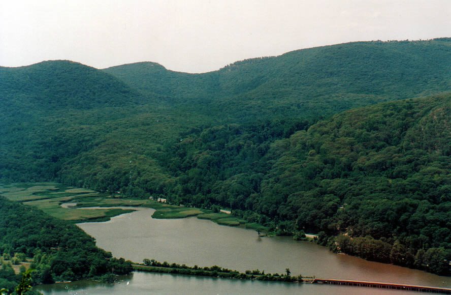 Popolen Creek meets the Hudson by Fred Murphy