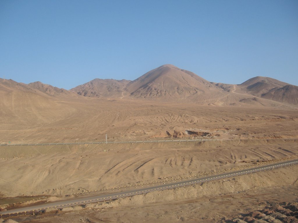 Antofagasta sus cerros deserticos by jorgeenrique