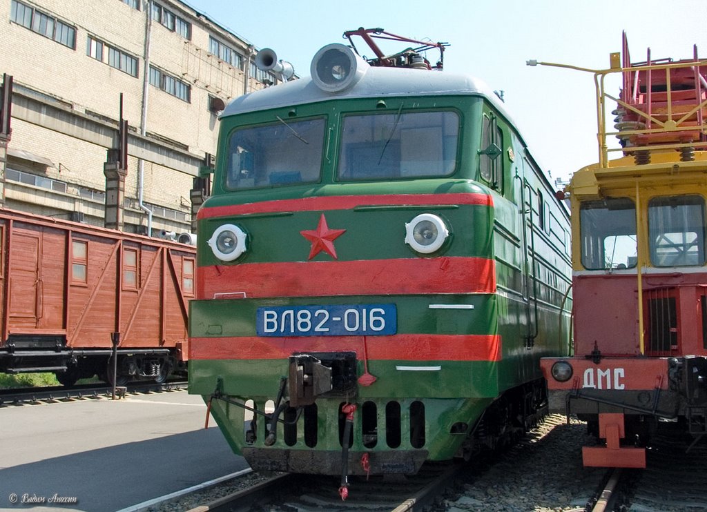 Electric locomotive VL82-016 by Vadim Anokhin