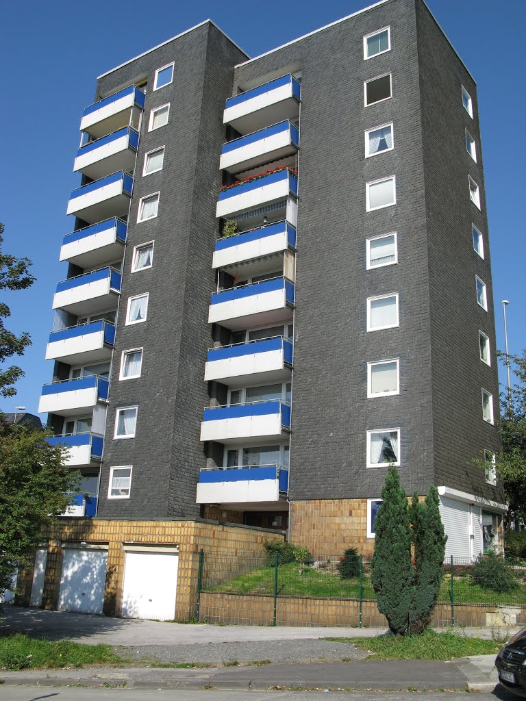 Hochhaus am Bahnhof by A.Krupa