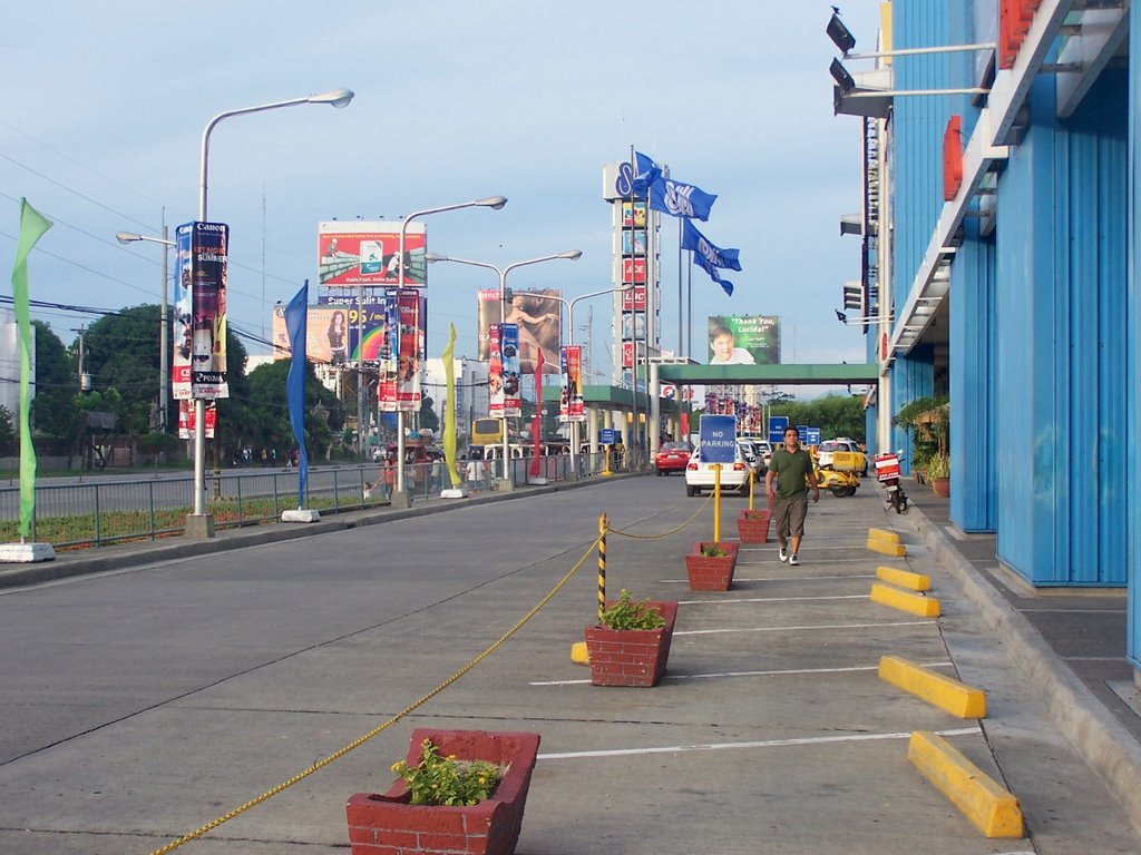 SM City Davao by DK Candia