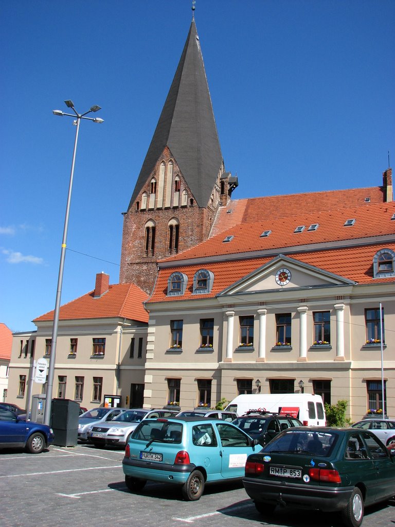 Marktplatz in Röbel-Müritz by perslin