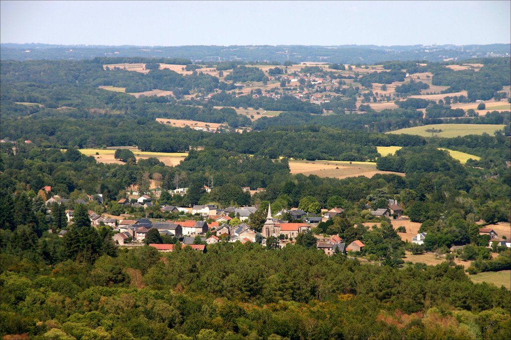 Bersac-sur-Rivalier : vue sur le Bourg by macrobert