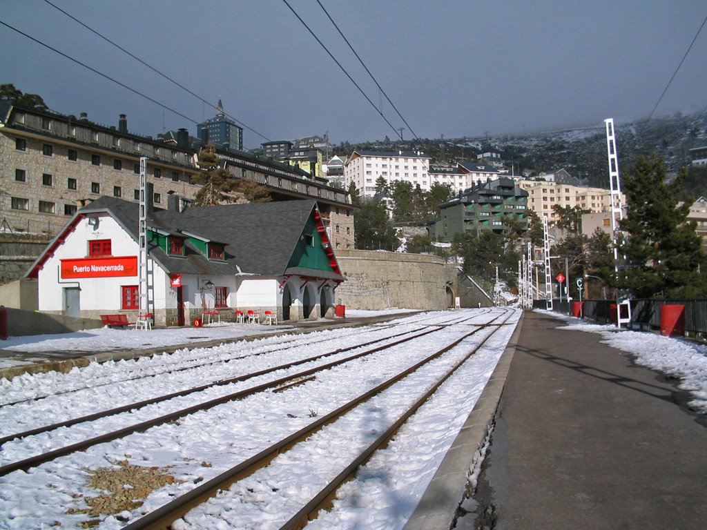 Estación del Puerto de Navacerrada by Andres Cordoba