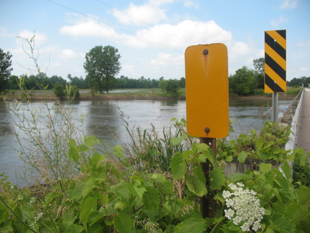 Iowa River at Hills by sacoo