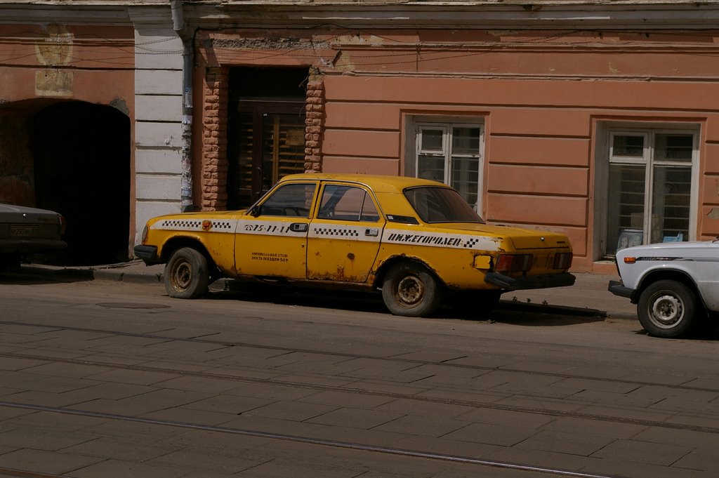 Taxi in Rozhdestvenskaya by wieszpei