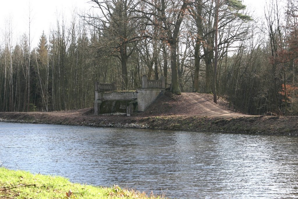 Ehemals Brücke nach Friedersdorf by Marathoni62