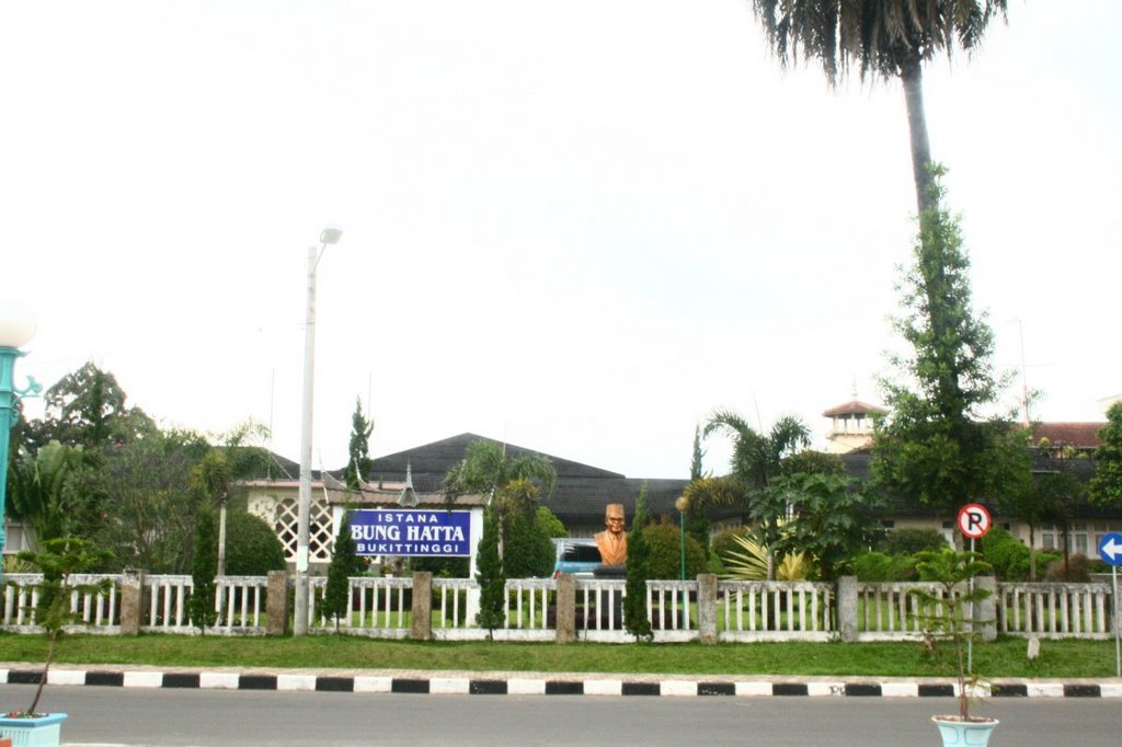 Bung Hatta Palace, Bukittinggi, West Sumatra by Umar Khatab