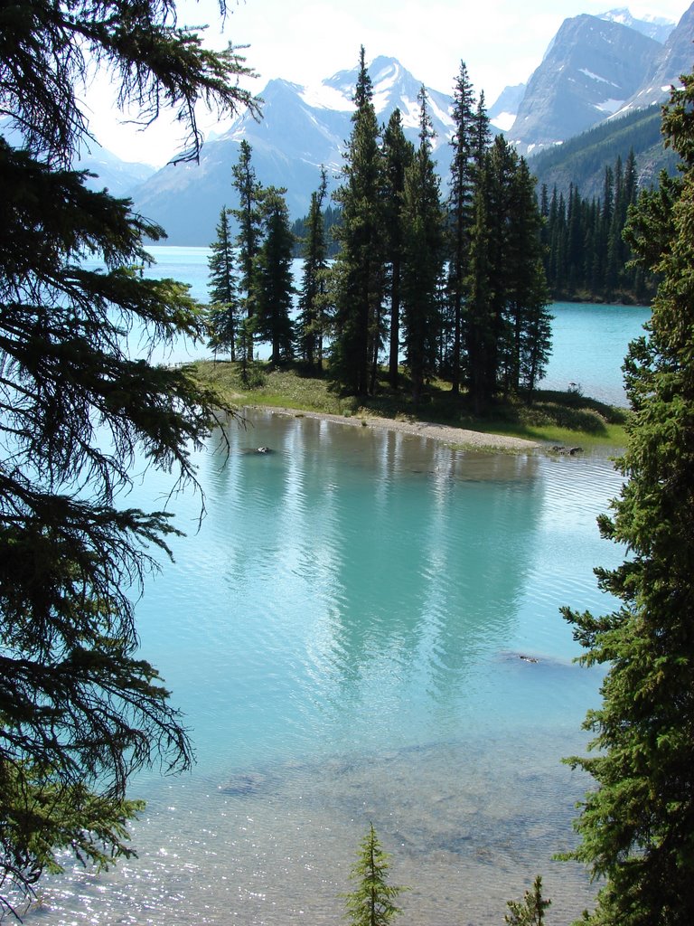 Spirit Island, Maligne Lake, Jasper NP by Koen Baaij