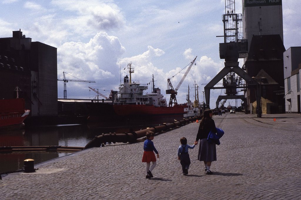 Husumer Hafen 1986 by CarloKL