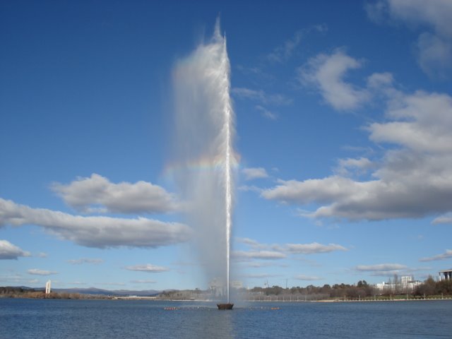 Captain Cook Fountain by Grub