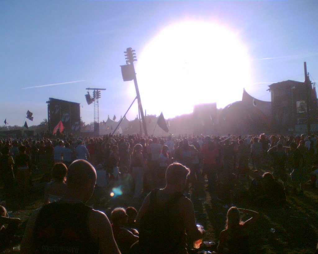 Roskilde festival 2005 (Orange stage) by Shin Bennick