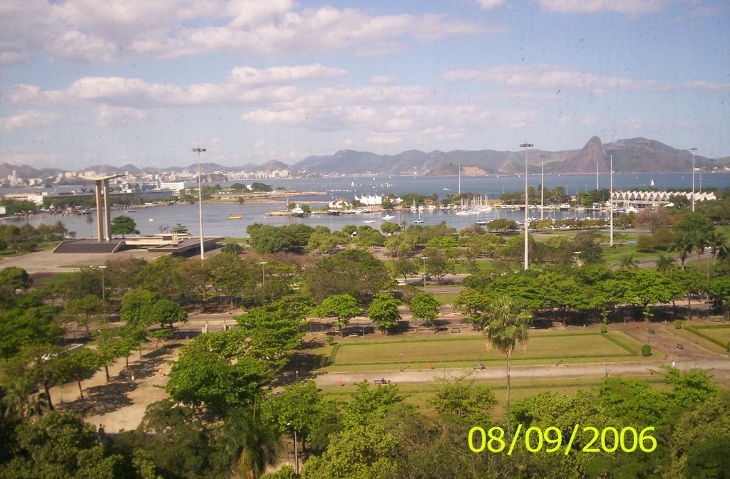 Brasil, Rio de Janeiro, Aterro do Flamengo (Monumento aos Pracinhas). by Marcelo Badan