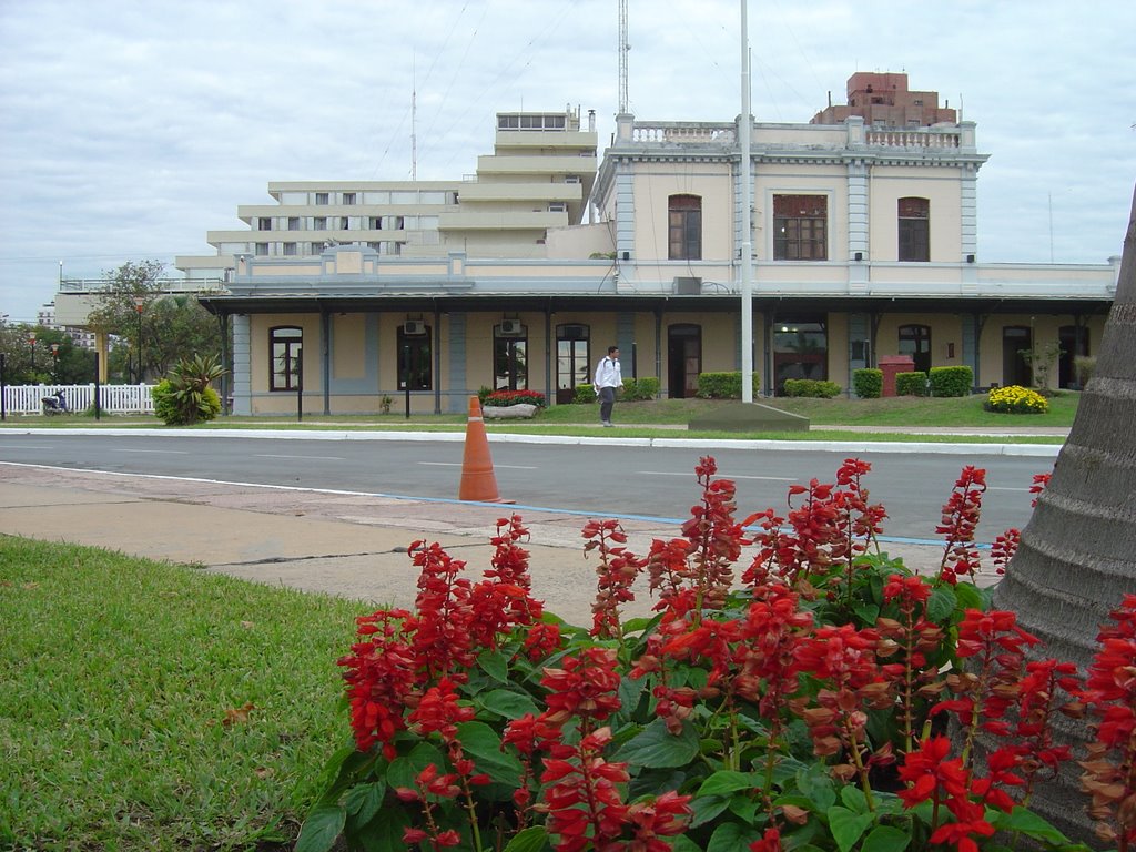 Estacion de Ferrocarril by anavaleria