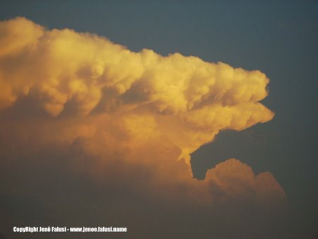 Thunderstorm clouds by Jenö