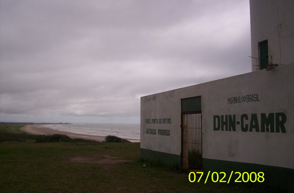 Brasil, Rio de Janeiro, Barra de Itabapoana, Farol de Lagoa Doce. by Marcelo Badan