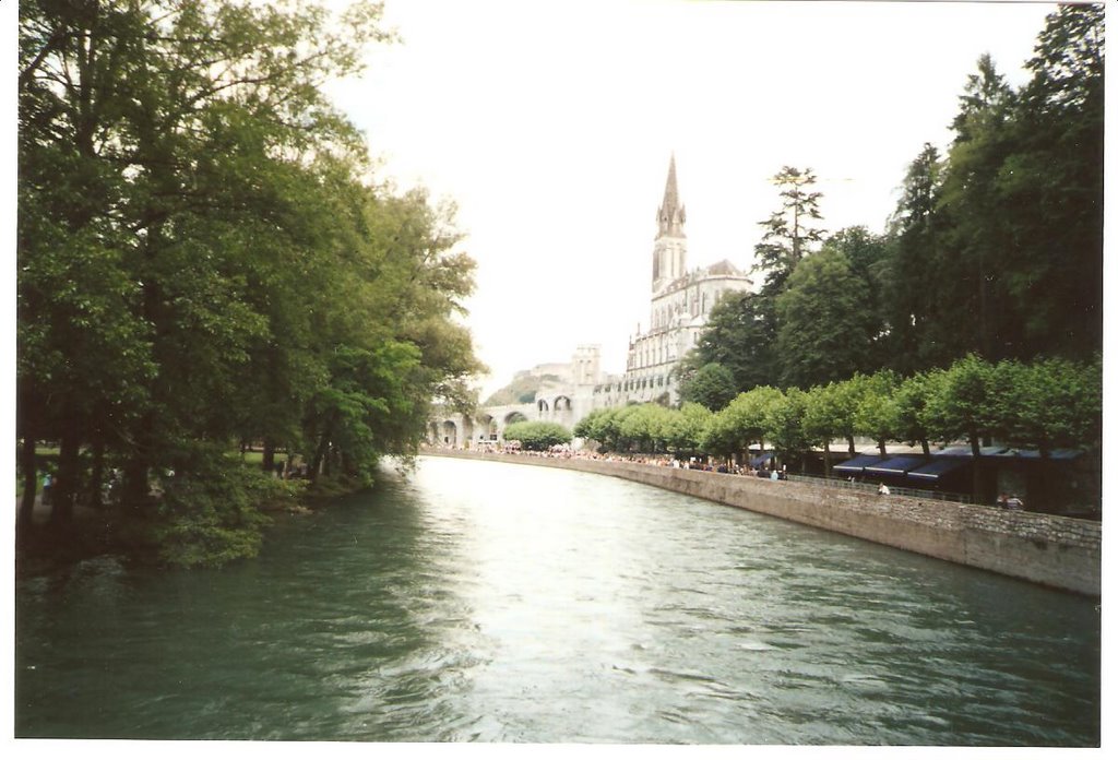 Lourdes (Francia) by guido carboni