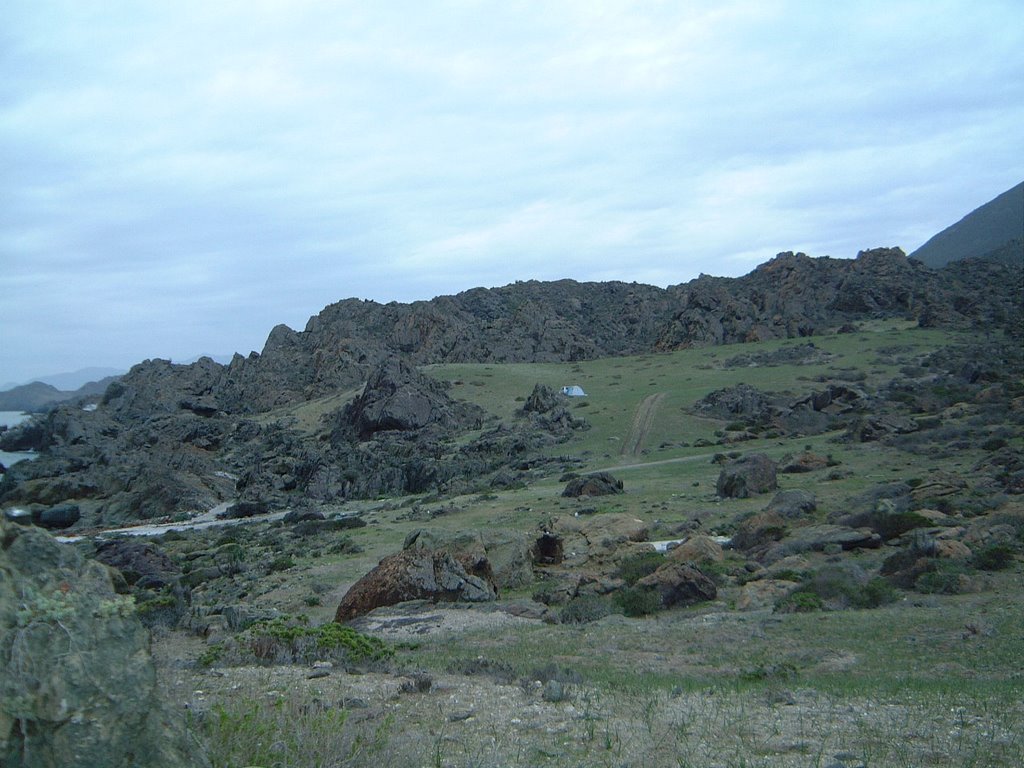 Campamento en Peña Blanca by R F Mery C