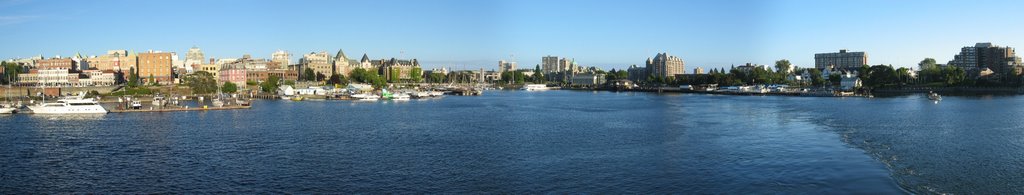 Victoria Inner Harbor Panorama by bigkage