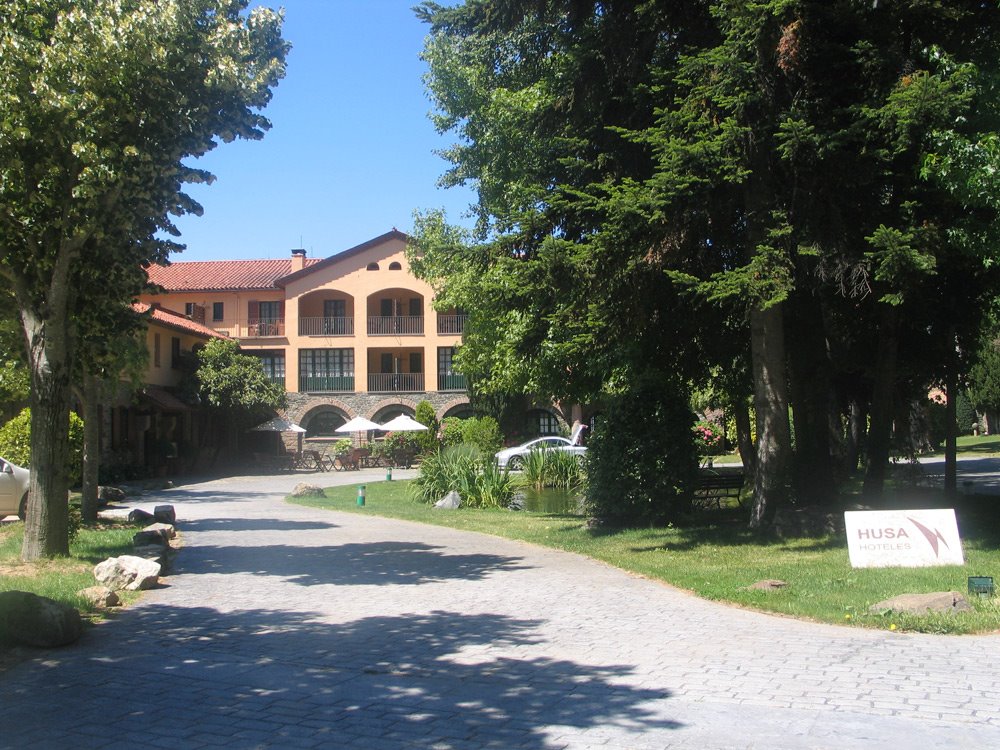 Hotel Sant Bernat by chivoramio