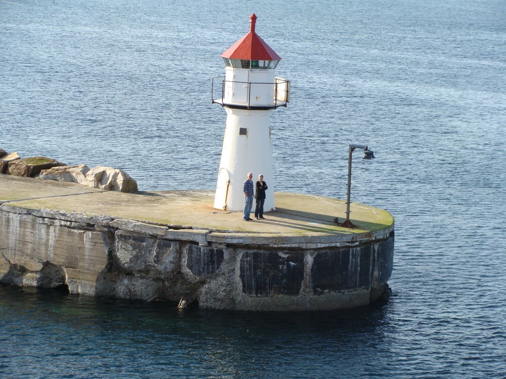 Small lighthouse at Vardø harbour by Frank M. Ingilæ