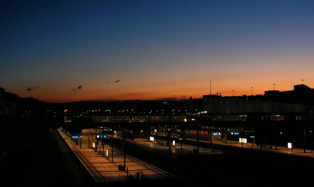 Bahnhof Berlin Gesundbrunnen von der Swinemünder Brücke by GE@L€X