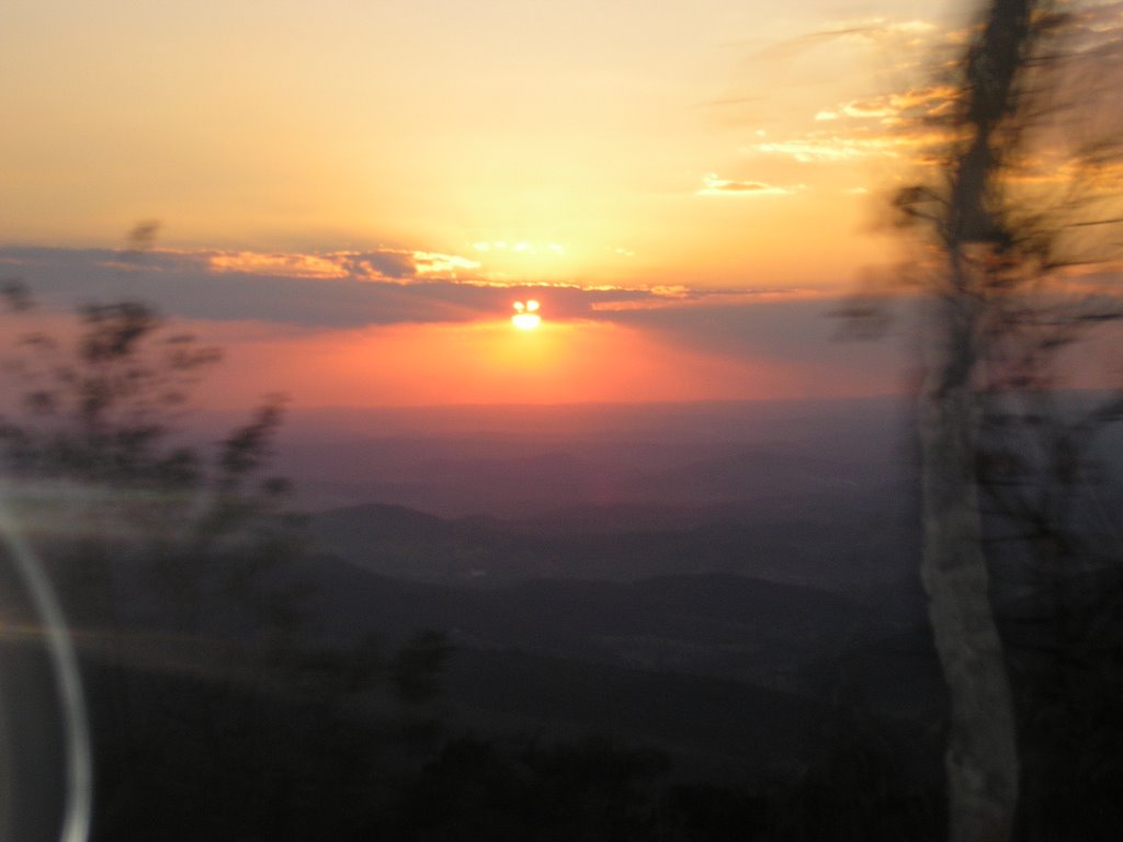 PÔR DO SOL NA SERRA DA PIEDADE by alair henrique