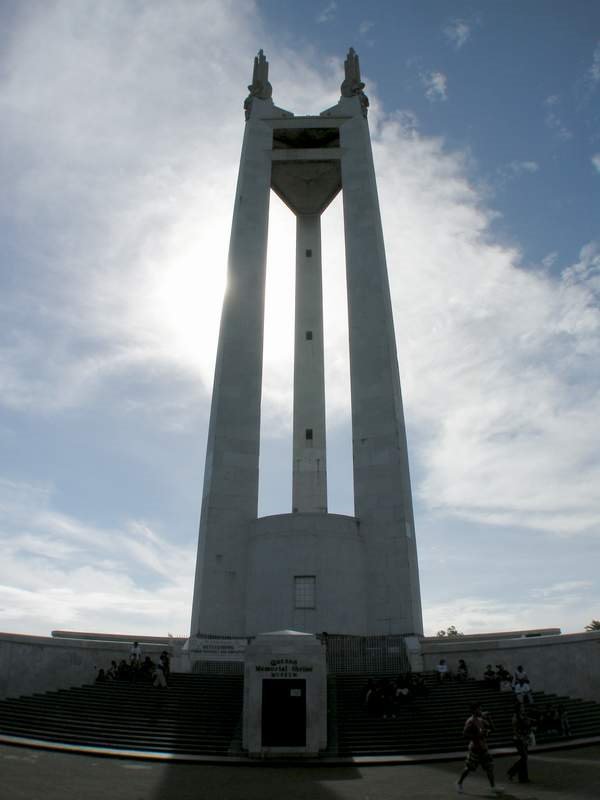 QUEZON MEMORIAL CIRCLE by Tin from TAIWAN