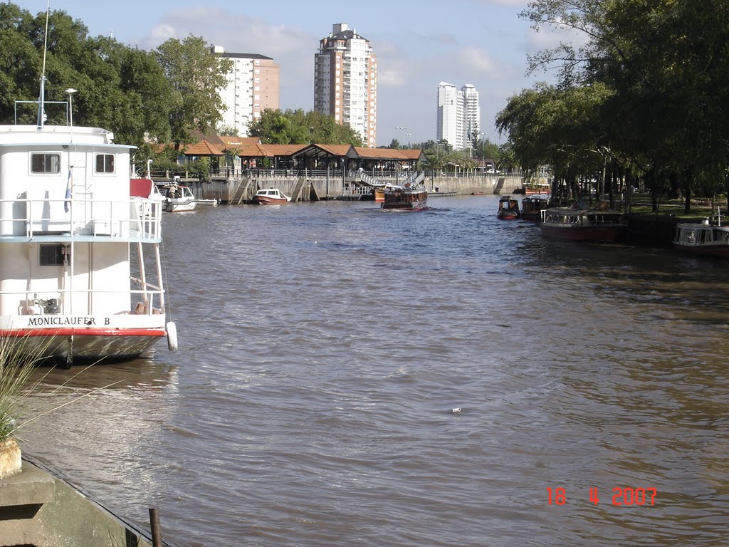 LA PLATA em Tigre by Perceval Carvalho