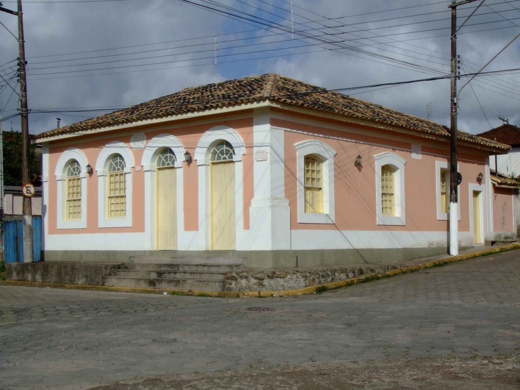 Centro de Cananéia by Roberto H Tatemoto