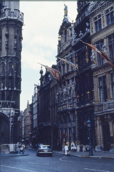 Bruxelle, Place centrale by D.Chartray