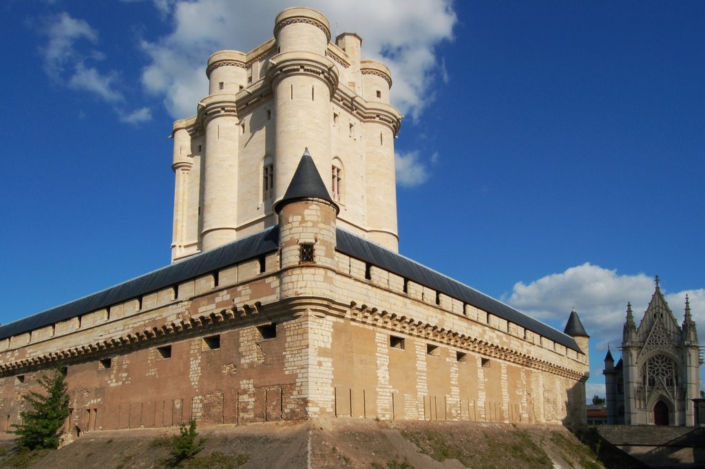 Paris, The Château de Vincennes by Wojciech Basza