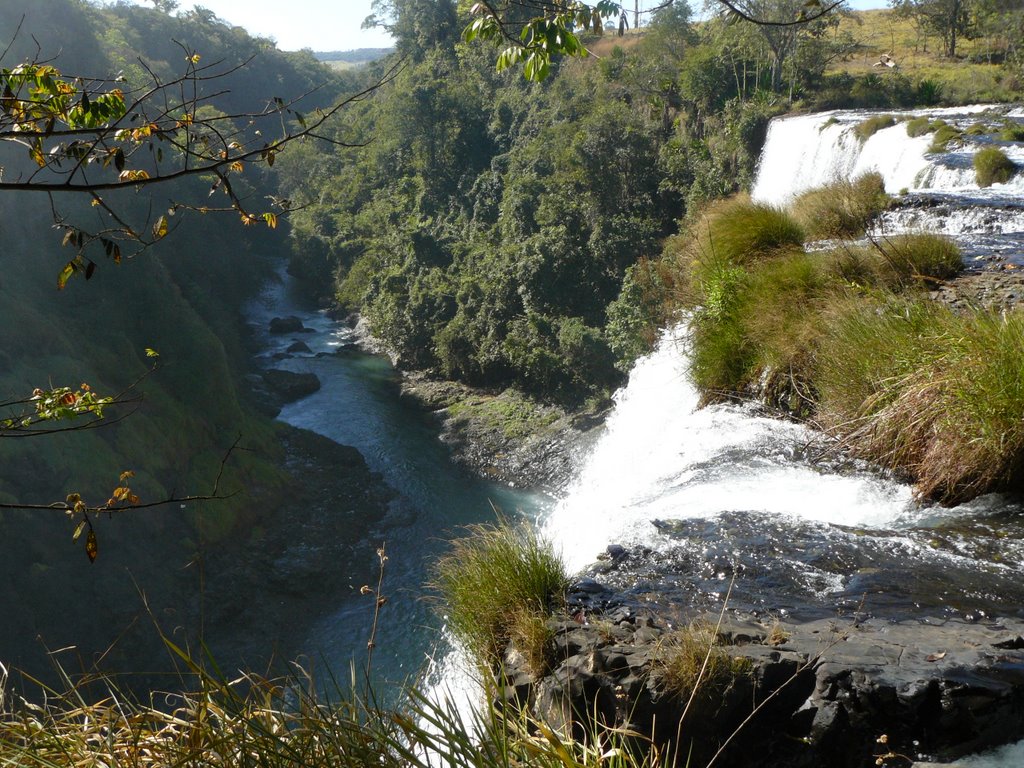 Nova Ponte - Cachoeira da Fumaça by Altemiro Olinto Cristo