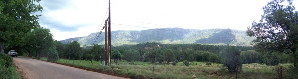 Facing east at the Mogollon Rim by MAL10587