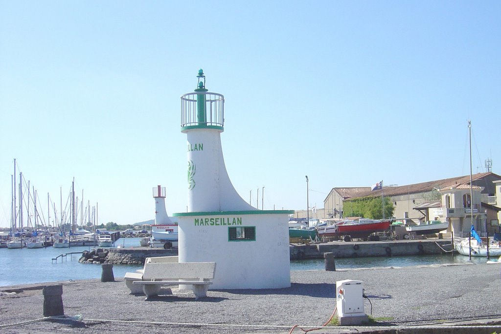 Marseillan, Hafeneinfahrt by helu