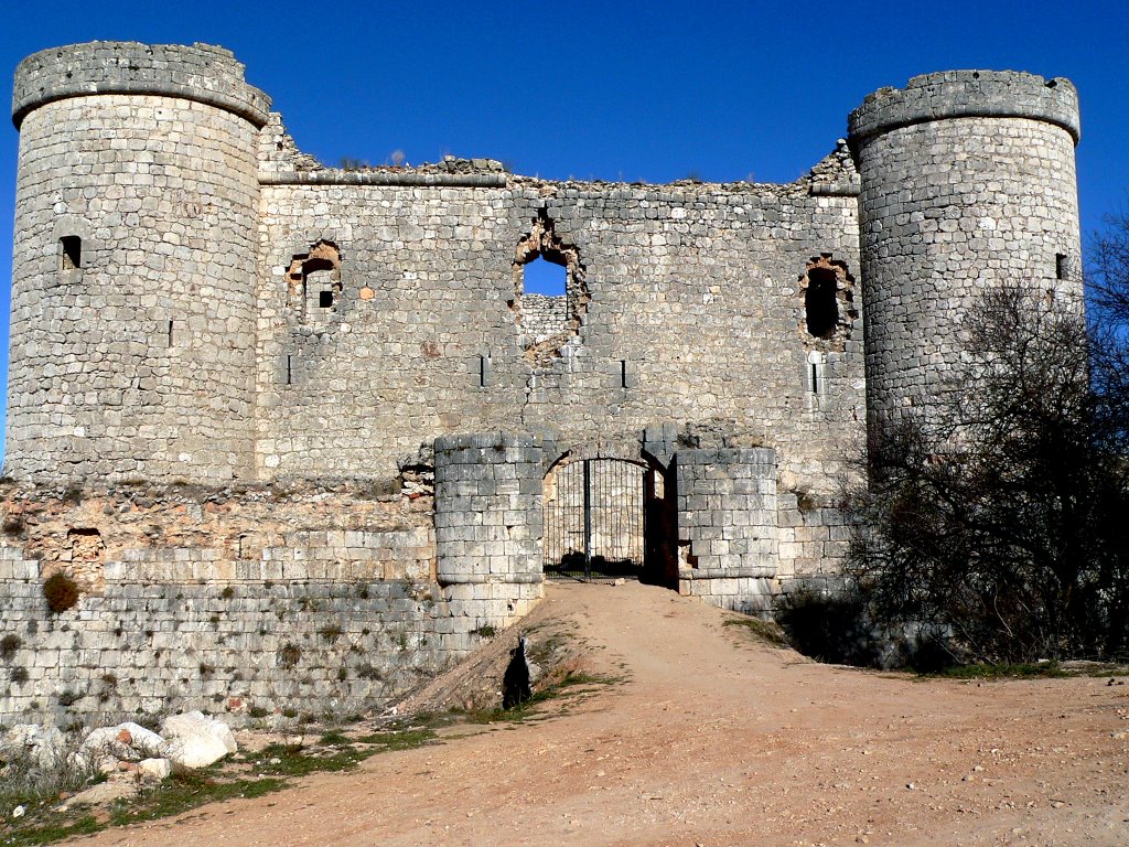 Castillo del Pioz by Jose Luis hernandez Zurdo