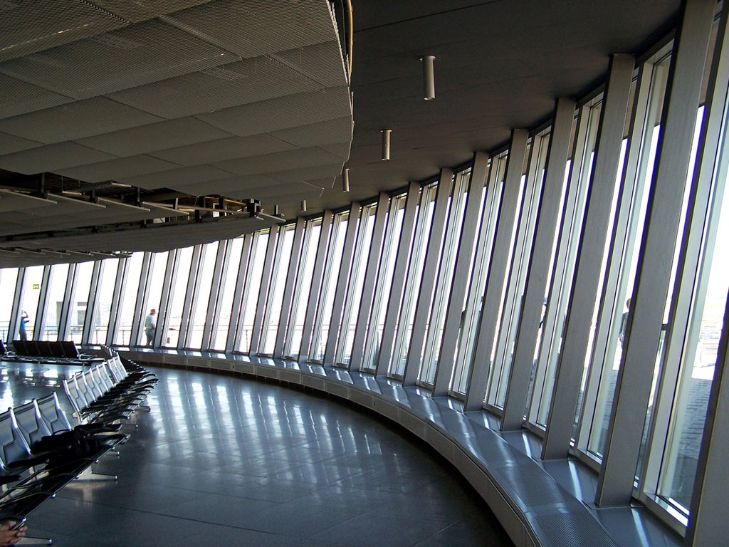 Terrasse "Bahnhof" / Innenbereich am Flughafen Düsseldorf - 24.07.2008 by One A