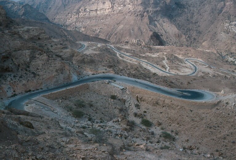 Road up to Plateau by Hank Geerlof