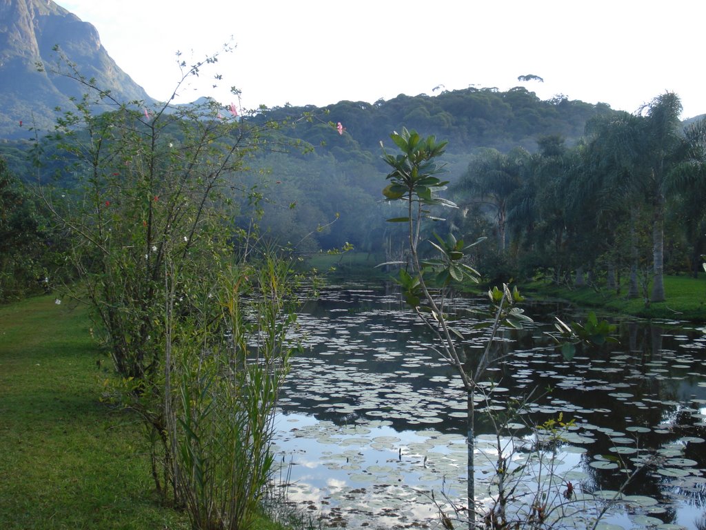 Santuário Nhundiaquara - Lago by Andre_Mansano