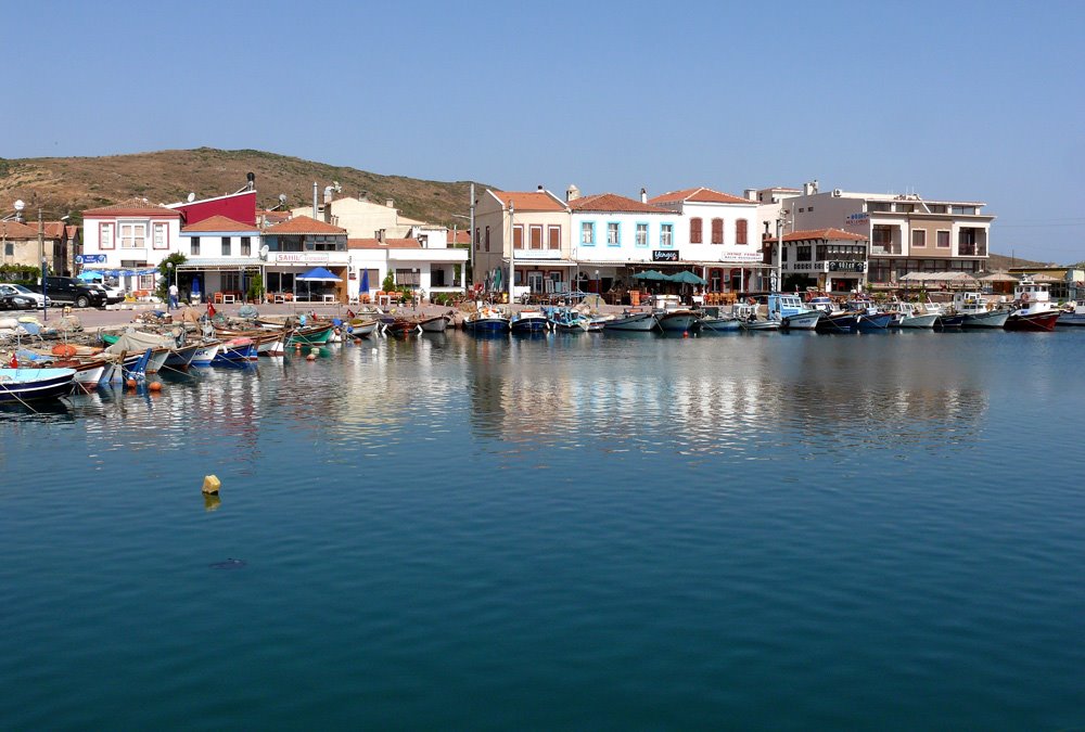 Urla İskelesi (23.07.2008) by Metin Erinc