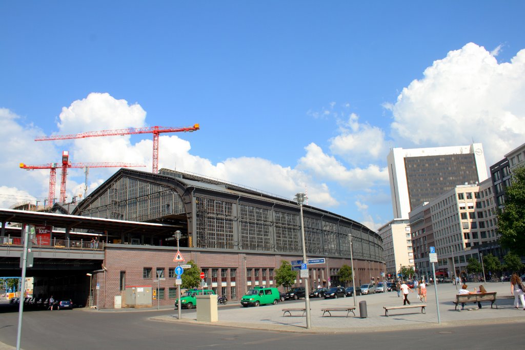 Berlin - Bahnhof Friedrichstraße by Beschty