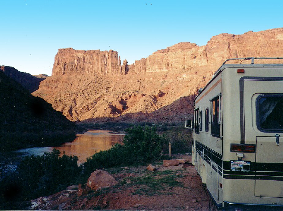 Great places to camp along the Colorado. by alanjames