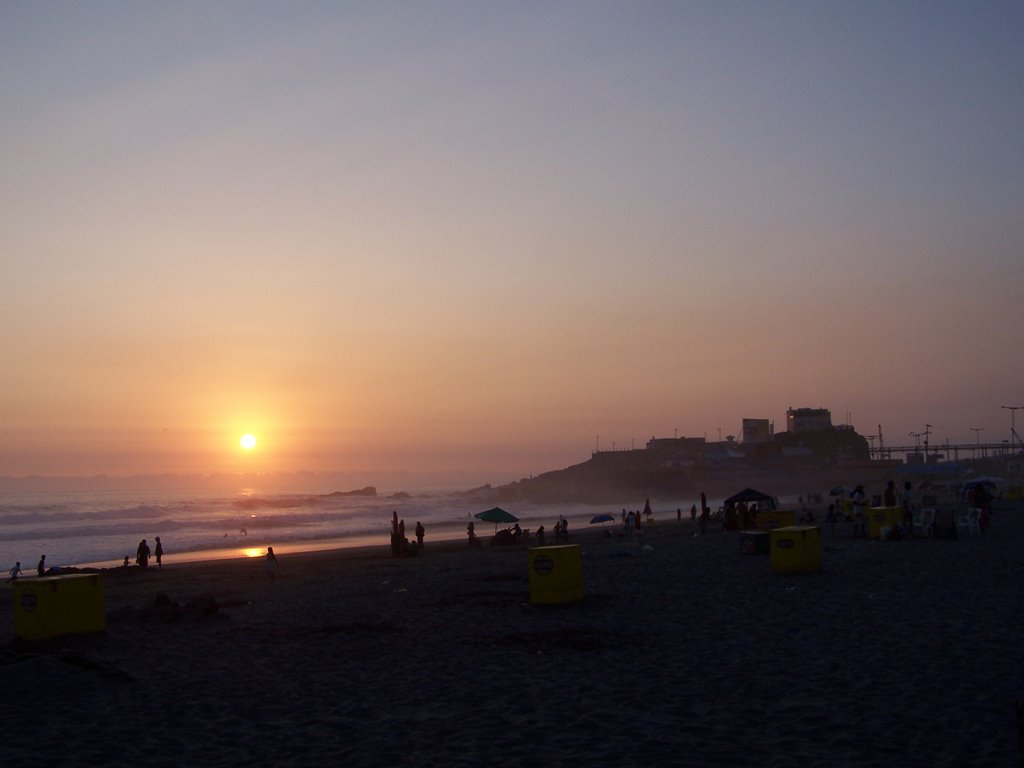 Playa de Mollendo by manuelvaldivia