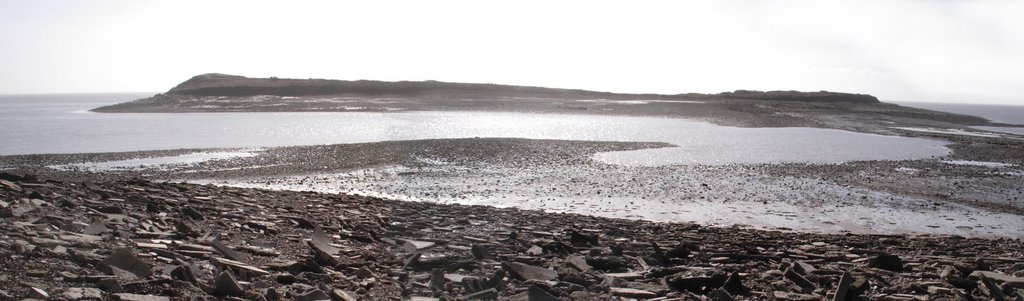 Sully Island at low tide by muba