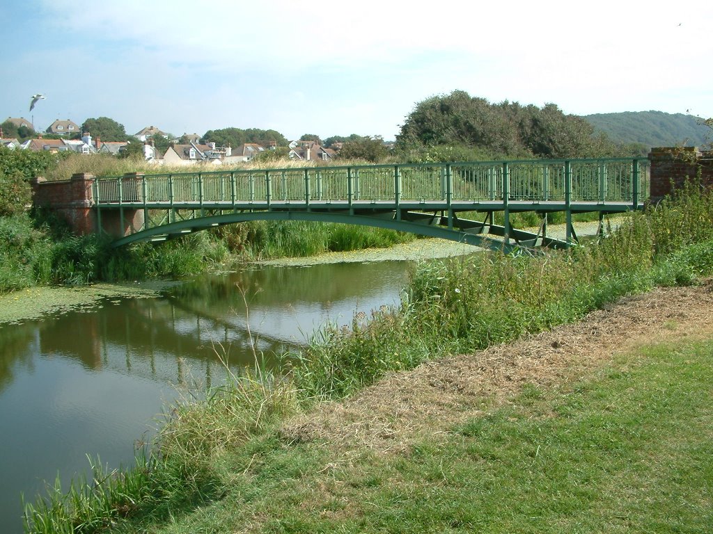 Canal bridge by Mutzy