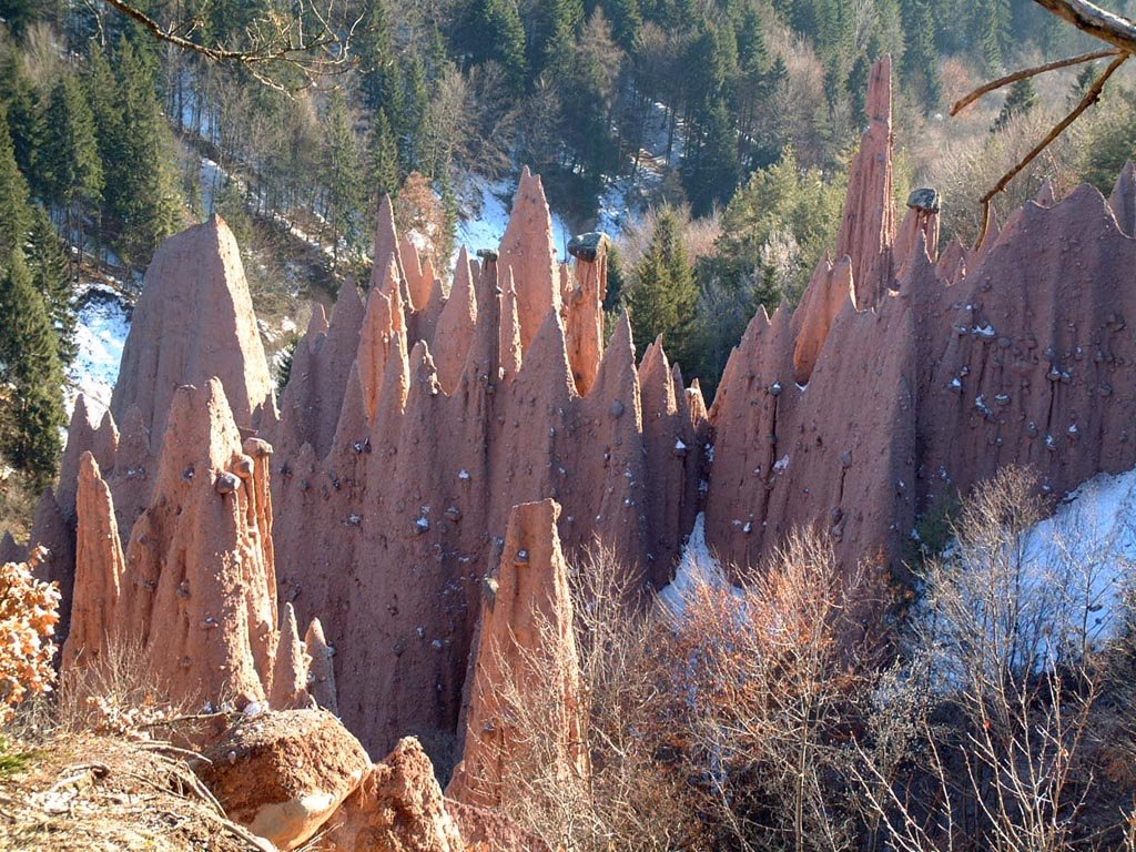 Hoodoos/fairy chimneys at Oberbozen by Helmut Schütz